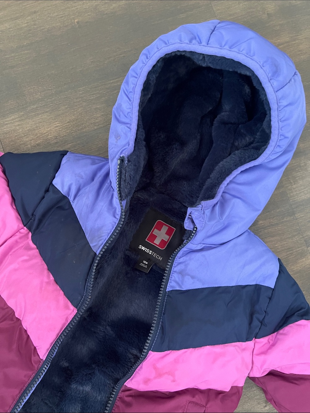 Swiss Tech Puffer Jacket - Picture 5 of 7